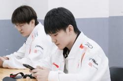 英雄联盟季中赛比赛还没开打,g2就开始皮了:baby faker>faker